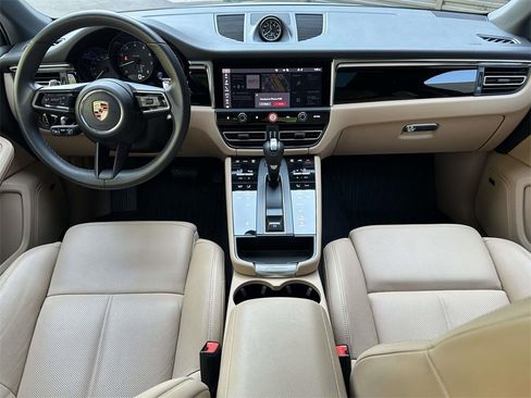 Used 2025 Porsche Macan image 14