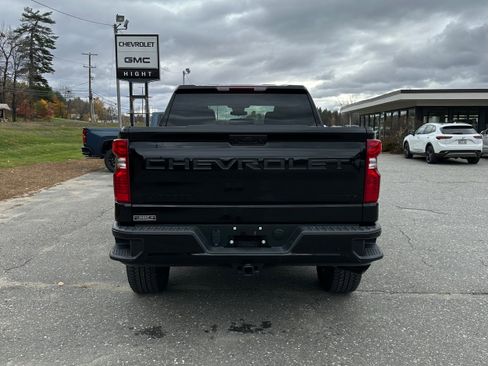 Used 2025 Chevrolet Silverado 1500 Custom Trail Boss w/ Turbomax Blackout Package image 4