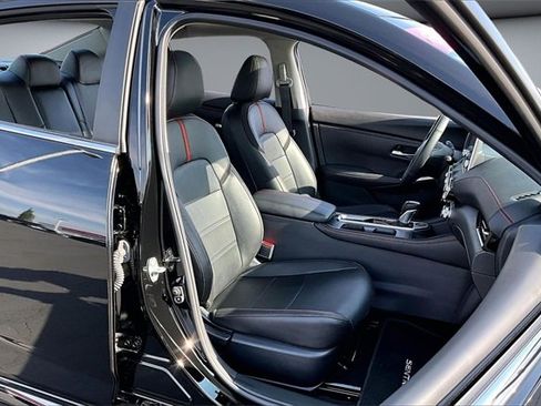 Certified 2025 Nissan Sentra SR w/ SR Premium Package image 28