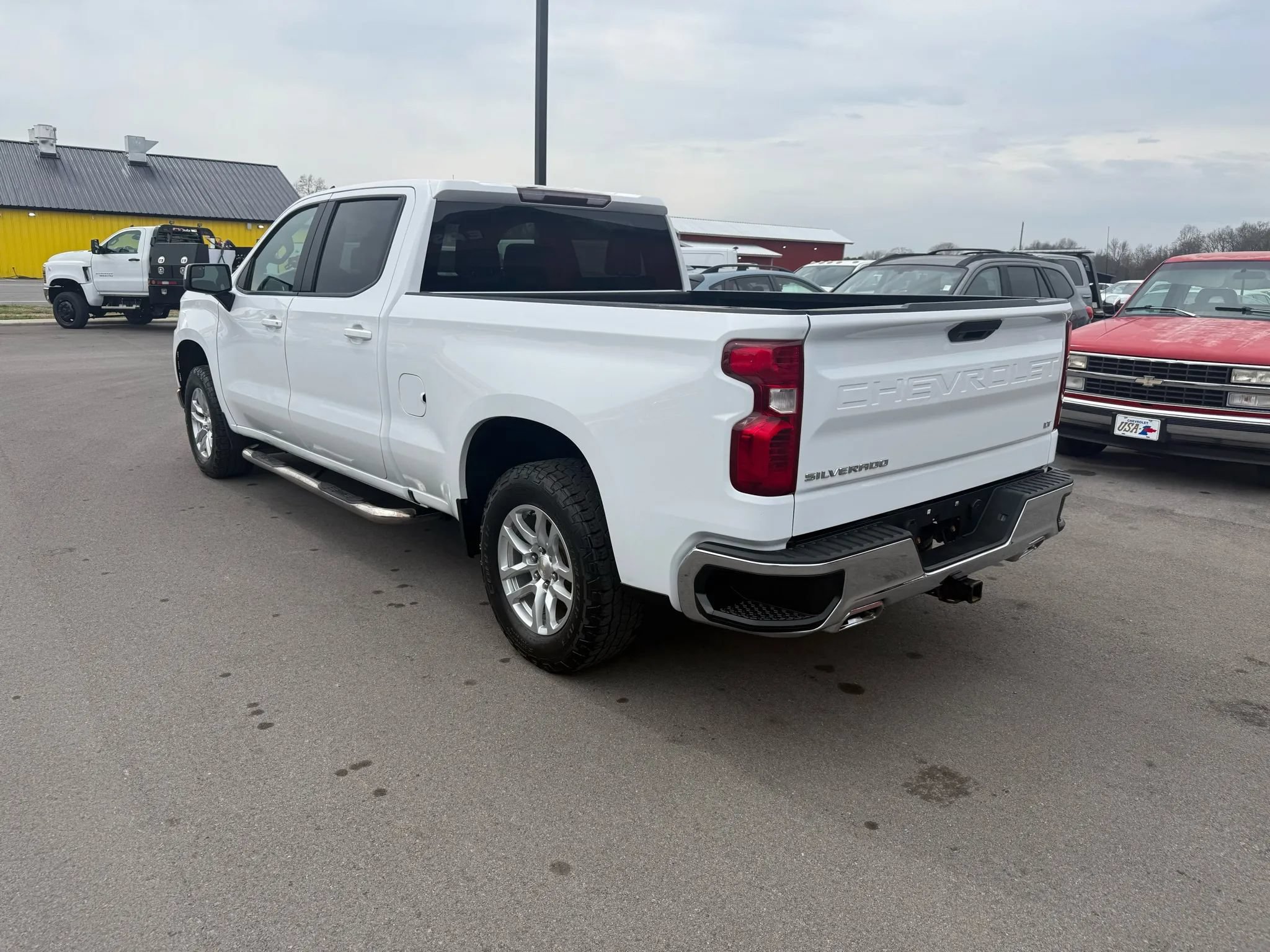 Used 2019 Chevrolet Silverado 1500 LT w/ Z71 Off-Road Package AWD/4WD image 3
