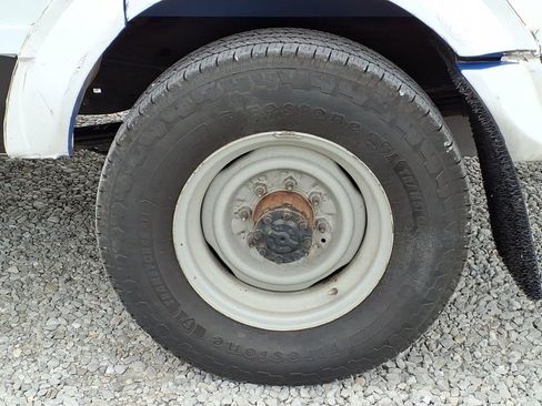 Used 2024 Ford E-350 and Econoline 350 Super Duty w/ Power Windows & Locks Group RWD image 16