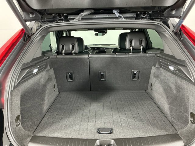 Used 2022 Cadillac XT4 Luxury w/ LPO, ONYX Package AWD/4WD image 27