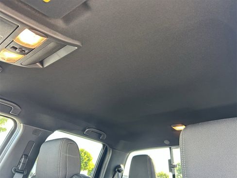 New 2026 Nissan Frontier SV image 34