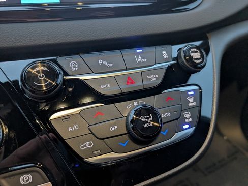 New 2026 Chrysler Voyager LX image 29