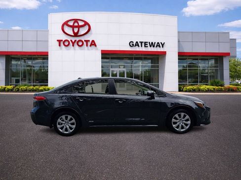 Used 2023 Toyota Corolla LE w/ Carpet Mat Package (TMS) AWD/4WD image 4