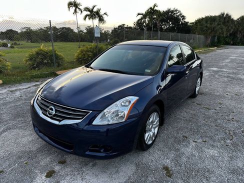 Used 2012 Nissan Altima 2.5 S FWD image 1