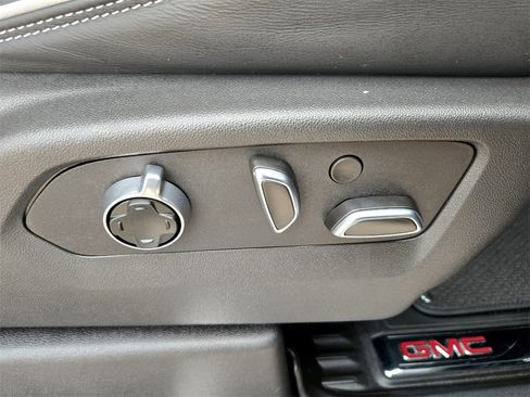 Used 2024 GMC Sierra 1500 AT4X image 28