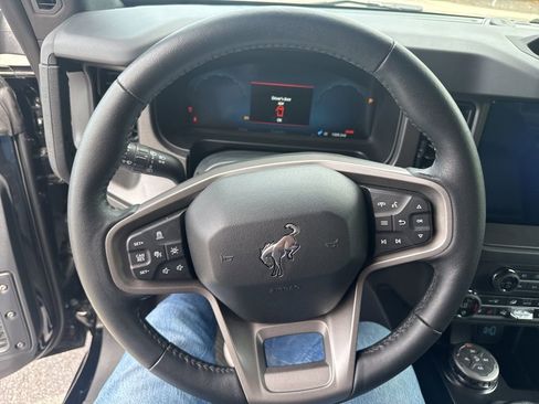 Used 2025 Ford Bronco Badlands w/ Sasquatch Package AWD/4WD image 16