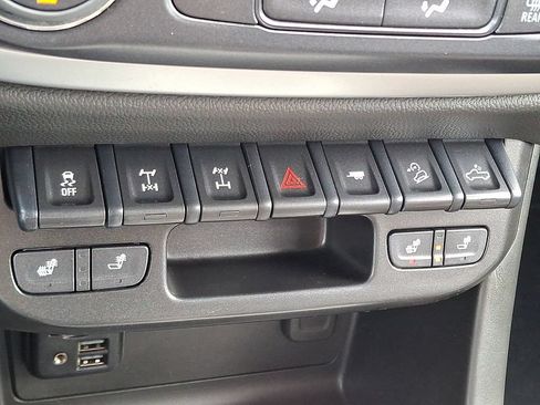 Used 2022 Chevrolet Colorado ZR2 AWD/4WD image 24