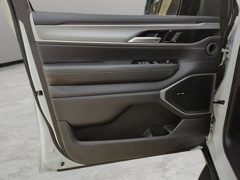 New 2026 Jeep Grand Wagoneer Limited image 10