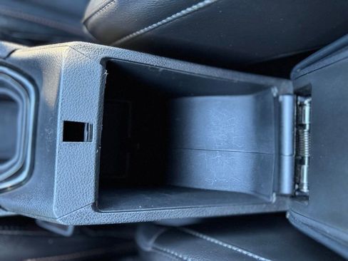 Used 2023 Jeep Compass Limited image 23