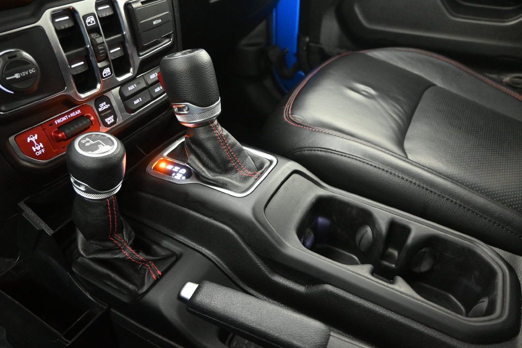 Used 2021 Jeep Wrangler Unlimited Rubicon AWD/4WD image 32