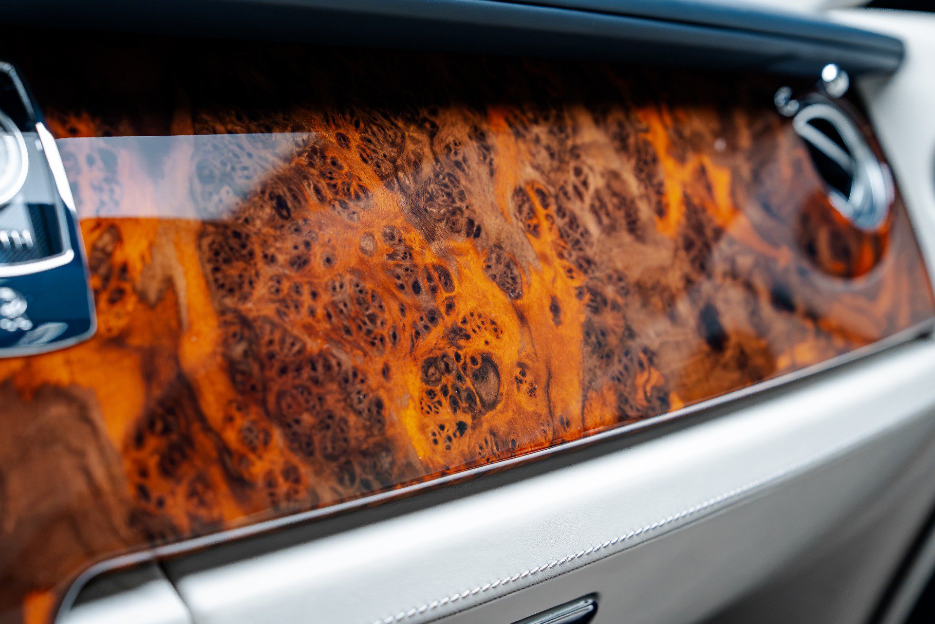 Used 2014 Rolls-Royce Wraith RWD image 41