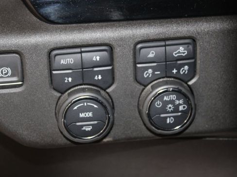 Used 2024 Chevrolet Silverado 2500 High Country AWD/4WD image 40