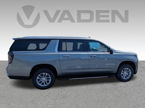 New 2026 Chevrolet Suburban LT w/ Comfort Package RWD image 27
