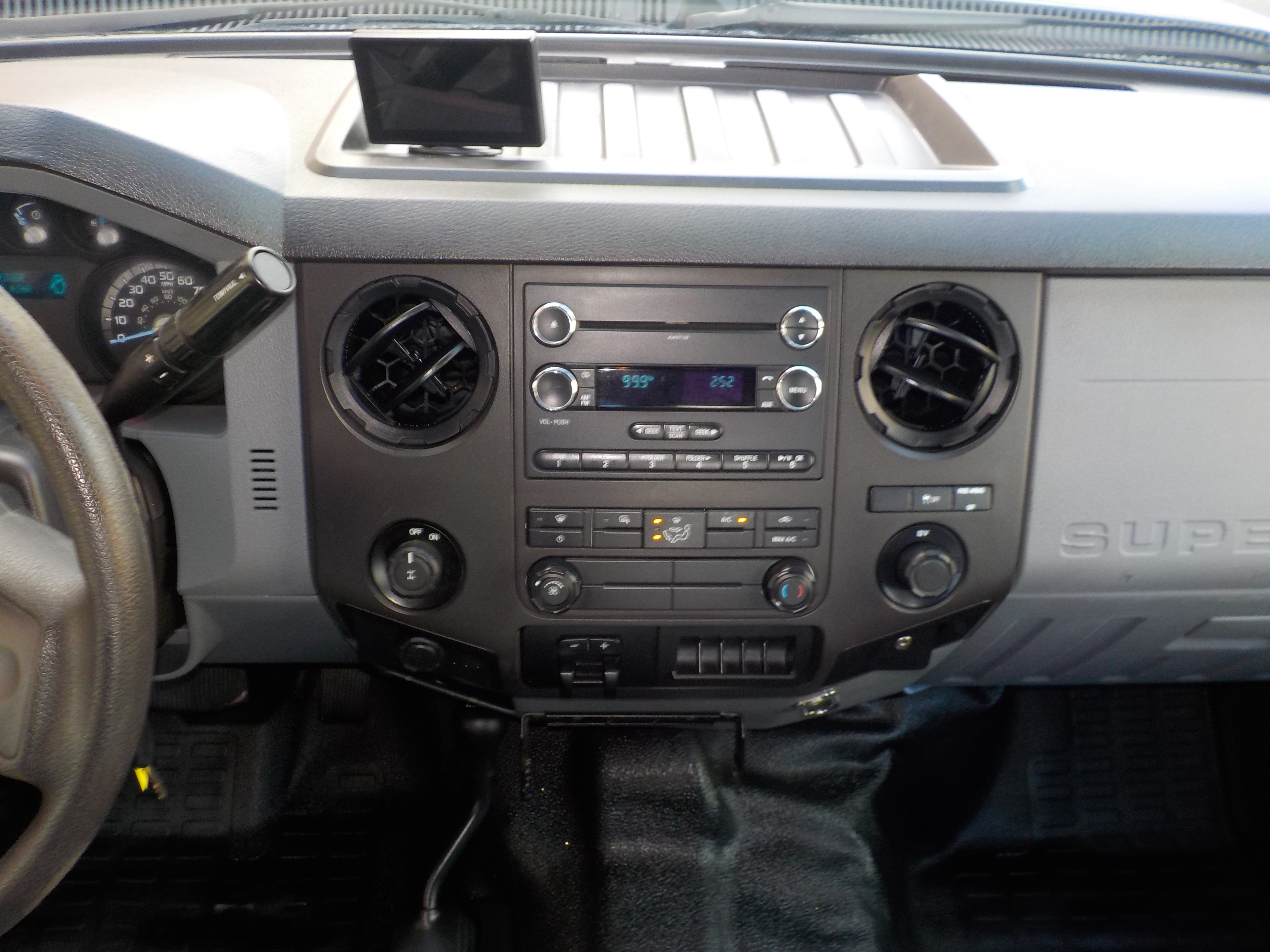Used 2015 Ford F250 XL w/ Power Equipment Group AWD/4WD image 21