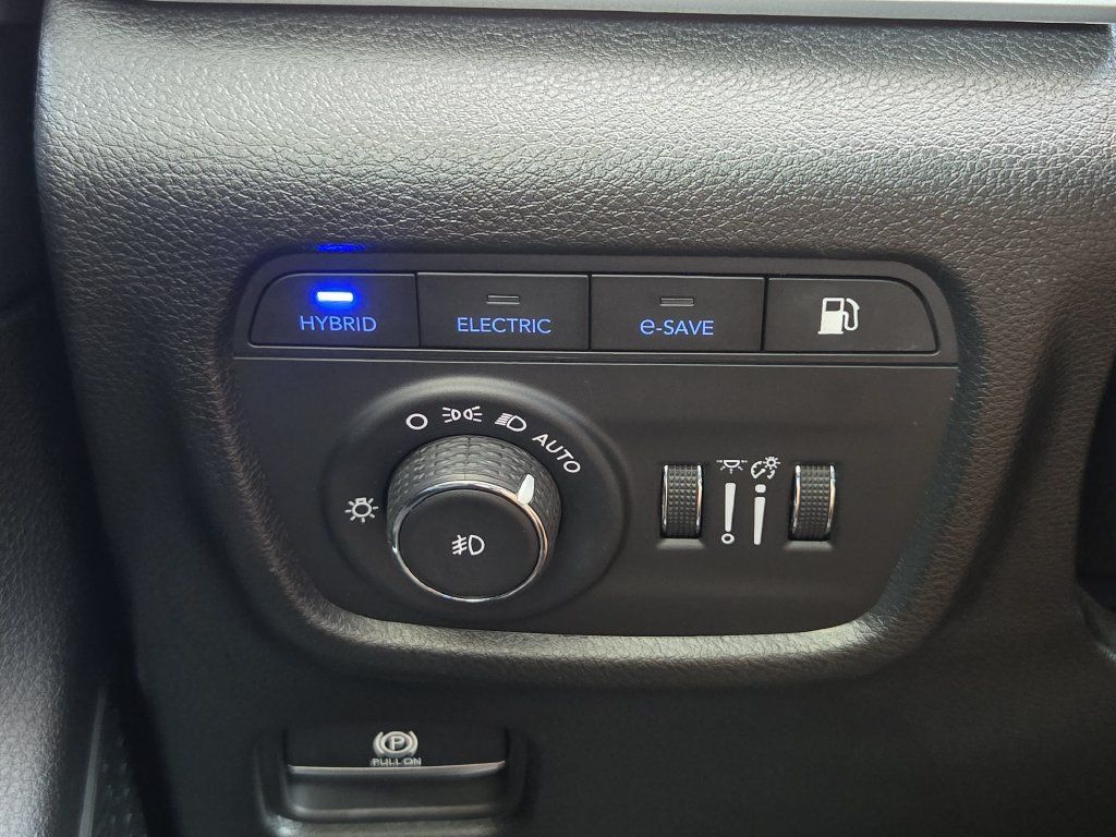 Used 2023 Jeep Grand Cherokee 4WD 4xe image 24
