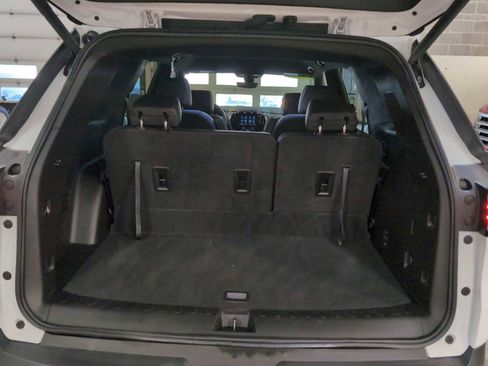 Used 2023 Chevrolet Traverse RS image 26
