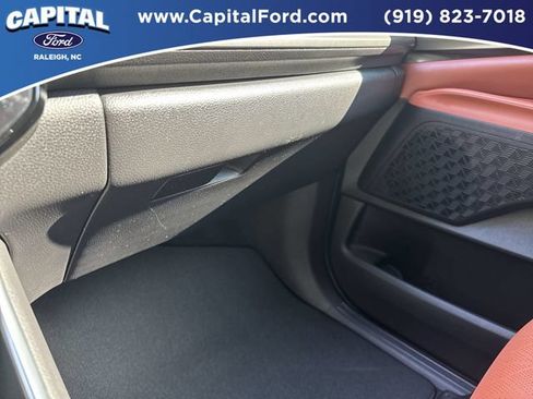 Used 2025 Kia Carnival SX FWD image 28