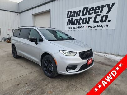 New 2026 Chrysler Pacifica Limited