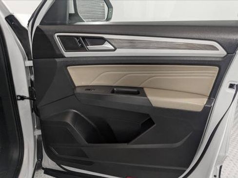 Used 2021 Volkswagen Atlas Cross Sport SE image 21