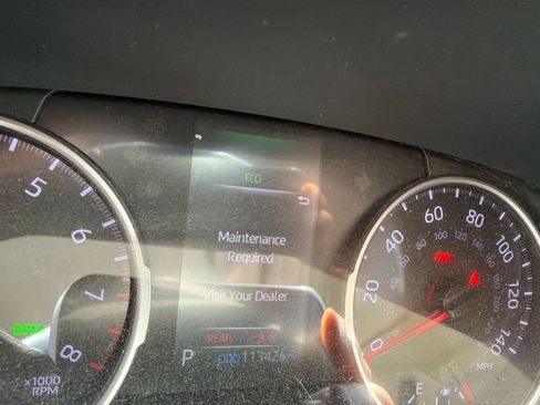 Used 2020 Toyota RAV4 XLE Premium FWD image 11