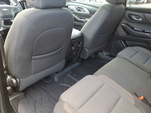 Used 2021 Chevrolet Traverse LS AWD/4WD image 16