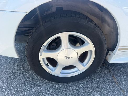 Used 2001 Ford Mustang Convertible RWD image 13