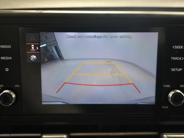 Used 2023 Kia Carnival LX FWD image 16
