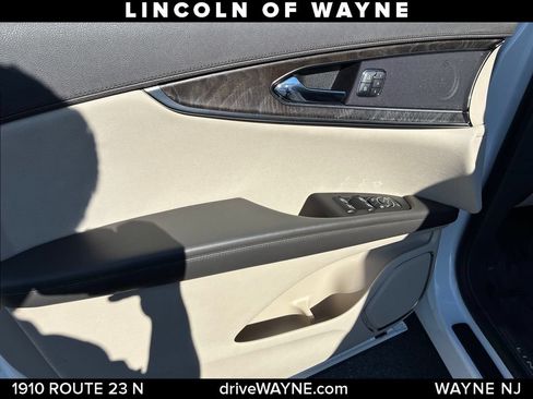 Certified 2019 Lincoln Nautilus Select FWD image 13
