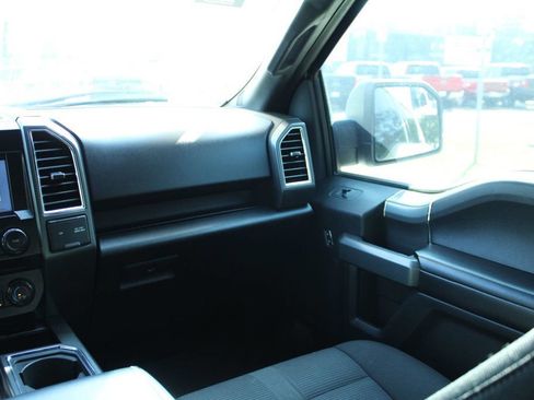 Used 2016 Ford F150 XLT w/ Equipment Group 302A Luxury AWD/4WD image 17