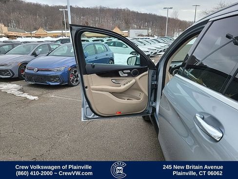 Used 2021 Mercedes-Benz GLC 300 4MATIC image 39