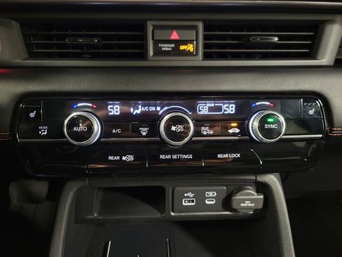 Used 2025 Honda Pilot TrailSport image 19