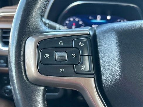Used 2023 Chevrolet Suburban High Country image 24