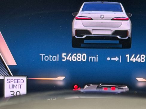 Used 2023 BMW 740i 740i w/ Parking Assistance Package image 29