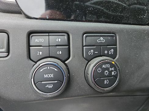 Used 2022 Chevrolet Silverado 1500 LT Trail Boss image 24