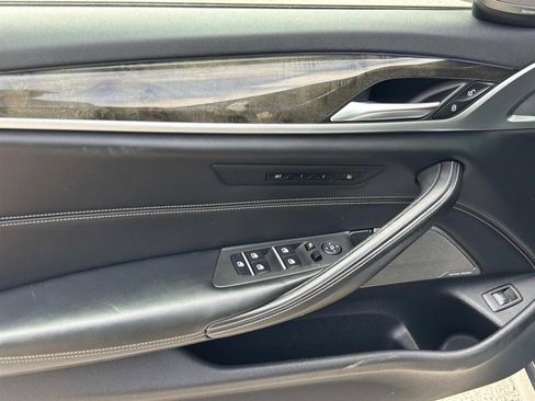Used 2018 BMW 530i xDrive image 11