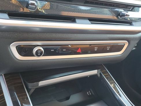 Used 2025 BMW X7 xDrive40i w/ Executive Package AWD/4WD image 22