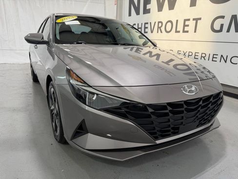 Used 2023 Hyundai Elantra SEL FWD image 37