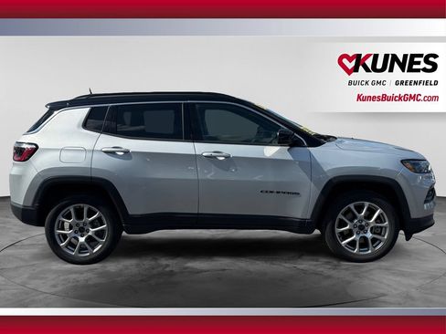 Used 2025 Jeep Compass Limited AWD/4WD image 12