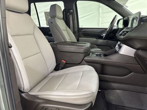 Certified 2024 GMC Yukon SLT w/ SLT Luxury Package AWD/4WD image 28
