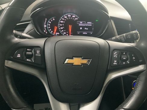 Used 2019 Chevrolet Trax LT w/ LT Convenience Package AWD/4WD image 22
