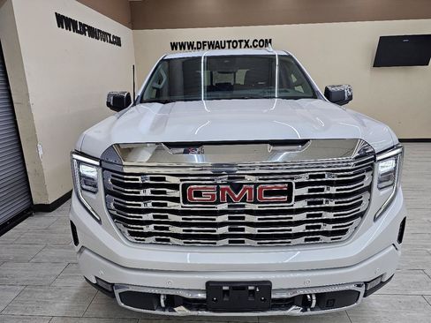 Used 2025 GMC Sierra 1500 Denali w/ Denali Reserve Package AWD/4WD image 3