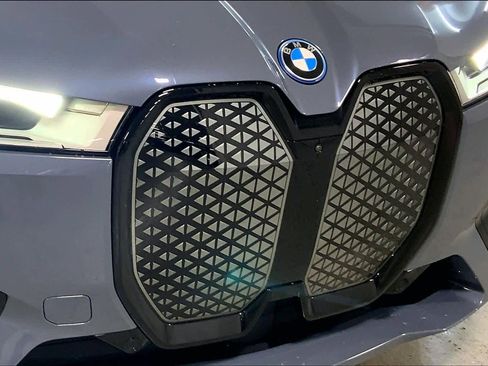 Used 2024 BMW iX xDrive50 w/ Premium Package image 12