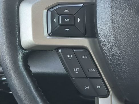 Certified 2019 Ford F250 Lariat w/ Lariat Value Package image 23