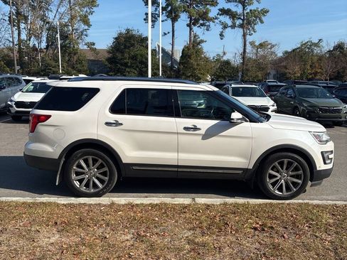 Used 2017 Ford Explorer Limited w/ Equipment Group 301A image 3