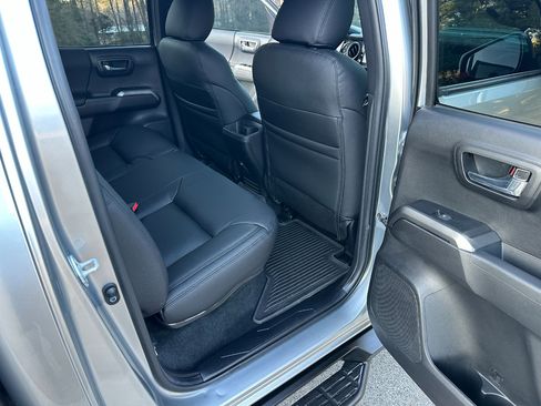 Used 2023 Toyota Tacoma TRD Sport Double Cab 5' Bed V6 image 18