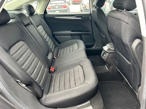 Used 2016 Ford Fusion SE image 17