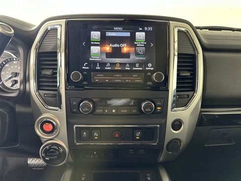 Used 2021 Nissan Titan SV w/ SV Convenience Package image 21