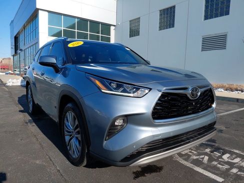 Used 2020 Toyota Highlander Platinum image 4